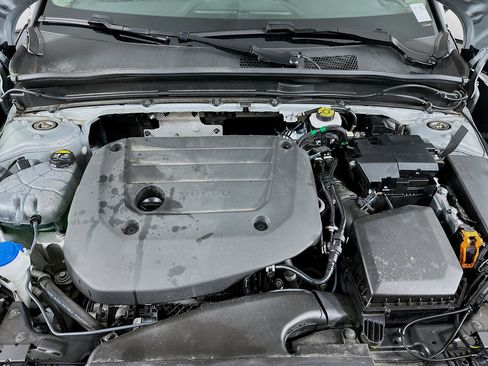 Used 2025 Volvo XC40 B5 Core image 34