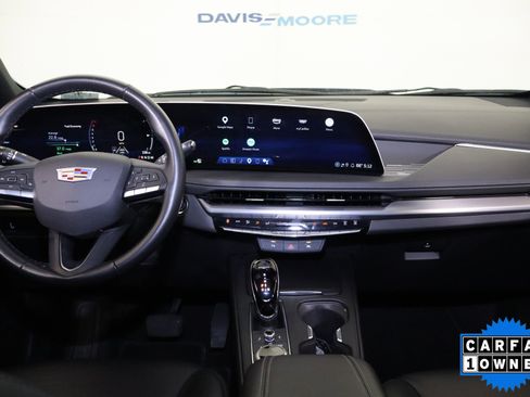 Used 2025 Cadillac XT4 Premium Luxury FWD image 16