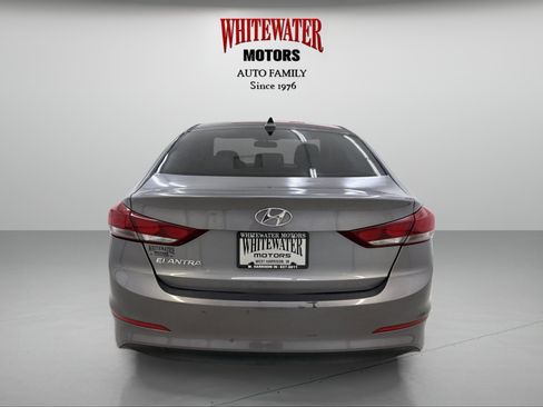 Used 2018 Hyundai Elantra SEL FWD image 3