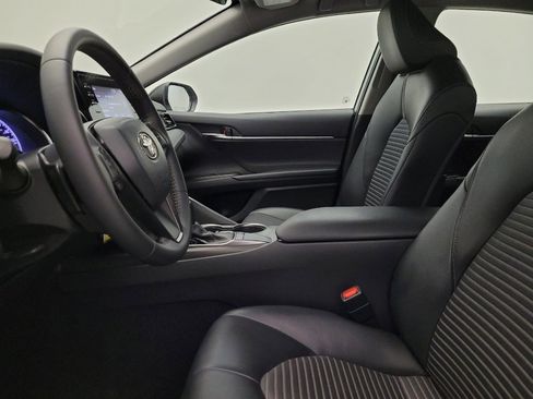 Used 2022 Toyota Camry SE image 17