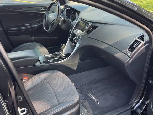Used 2011 Hyundai Sonata SE w/ Navigation & Sunroof Pkg 4 FWD image 18
