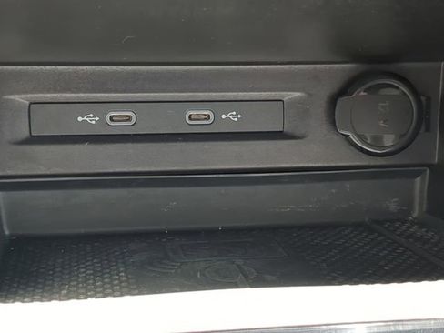 Certified 2023 Volkswagen Tiguan SE R-Line image 23