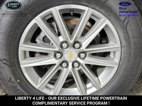 Used 2023 Chevrolet Traverse LT FWD image 11