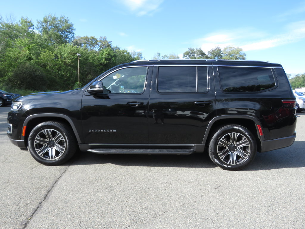 Used 2022 Jeep Wagoneer Series III w/ Rear Seat Video Group 1 AWD/4WD image 8