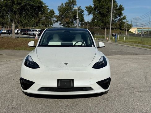 Used 2023 Tesla Model Y Long Range AWD/4WD image 2
