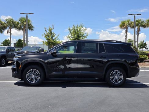 New 2026 Chevrolet Traverse LT w/ Driver Confidence Package AWD/4WD image 3