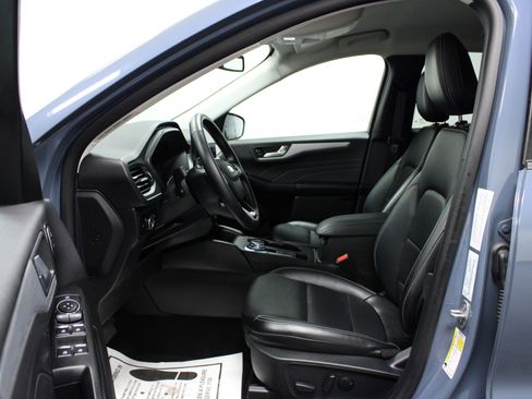 Used 2025 Ford Escape Platinum image 12