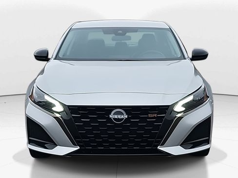 Used 2023 Nissan Altima 2.5 SR image 8