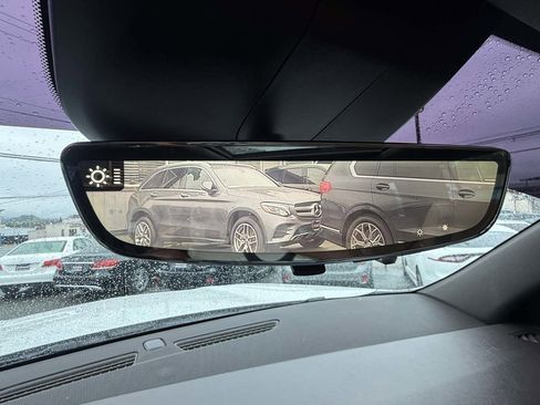 Used 2021 Cadillac Escalade Premium Luxury image 36