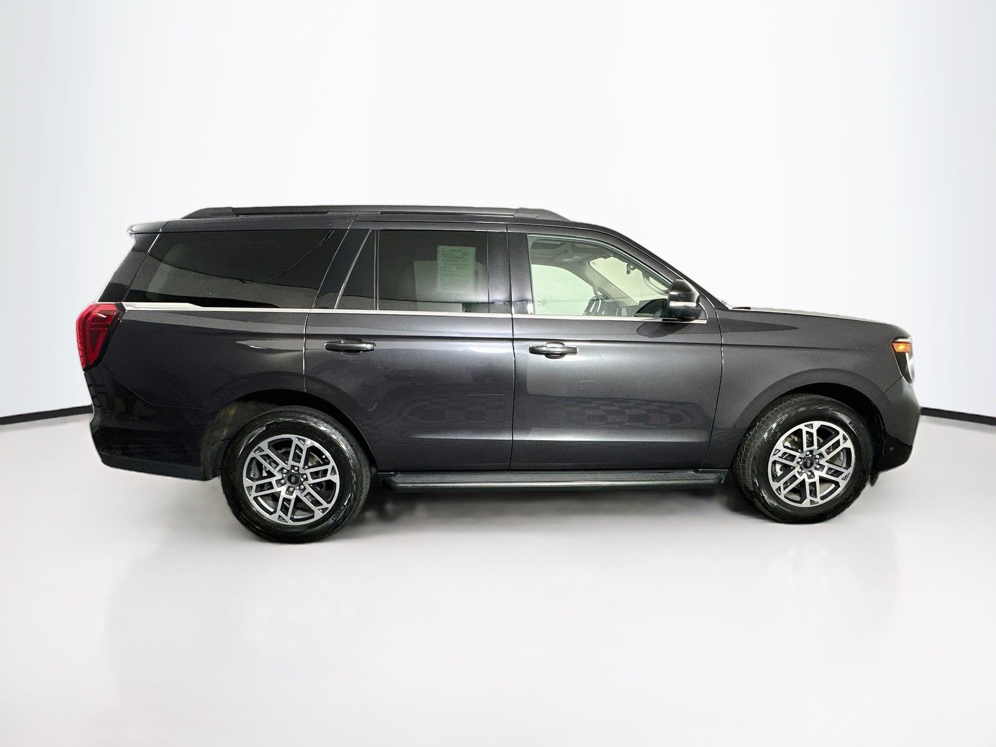 Used 2025 Ford Expedition Active AWD/4WD image 10