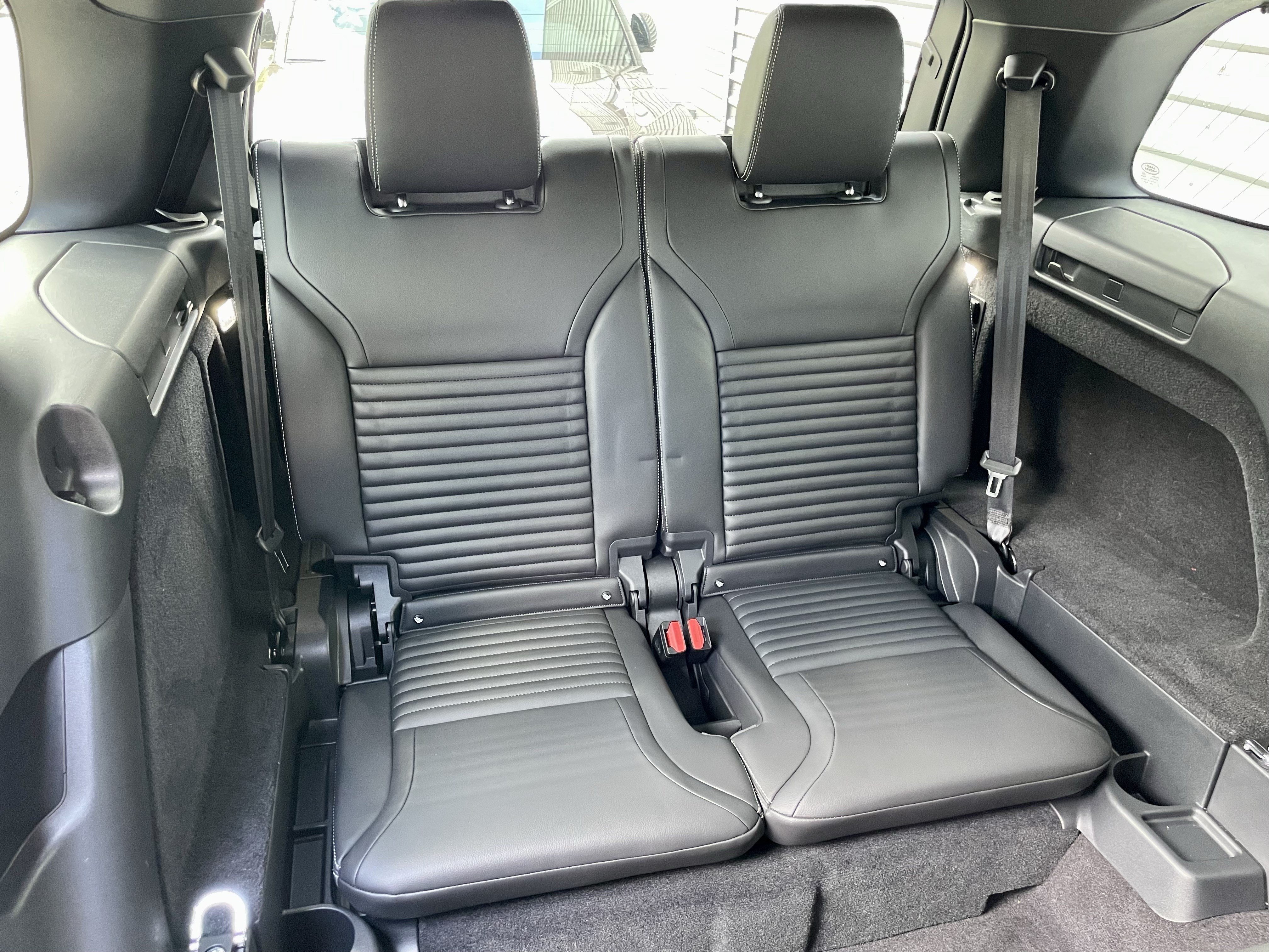 New 2026 Land Rover Discovery Dynamic SE AWD/4WD image 34