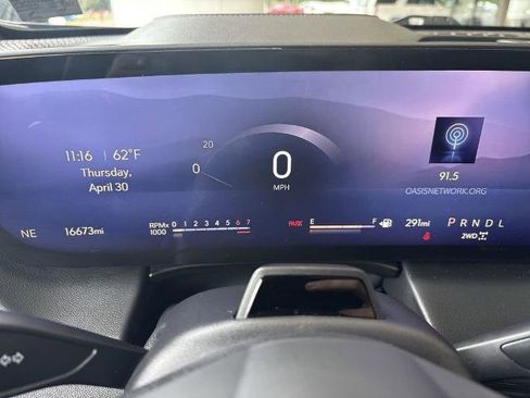 Certified 2025 Buick Enclave Avenir AWD/4WD image 11