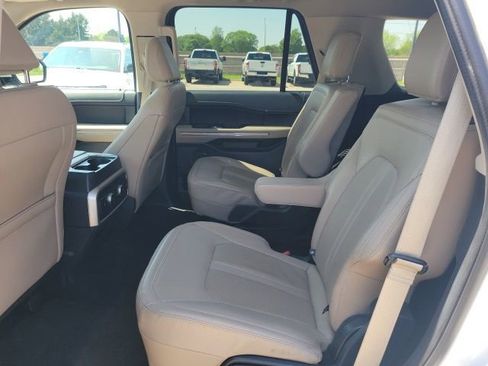 Used 2024 Ford Expedition Limited AWD/4WD image 18