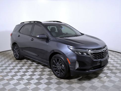 Used 2022 Chevrolet Equinox RS w/ Infotainment Package FWD image 6