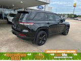 Used 2023 Jeep Grand Cherokee Altitude image 2