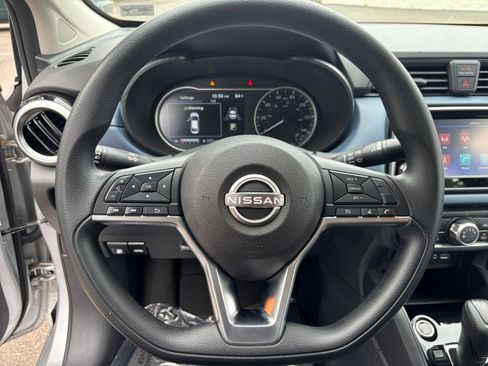 Used 2025 Nissan Versa SV FWD image 27