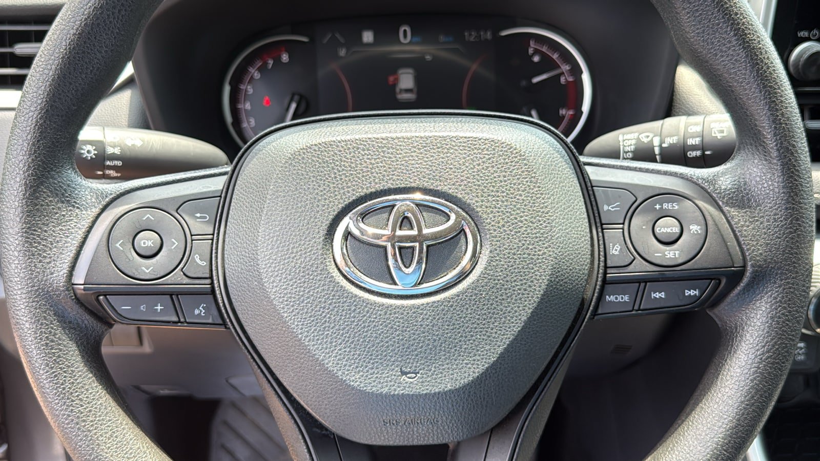 Used 2024 Toyota RAV4 XLE AWD/4WD image 11