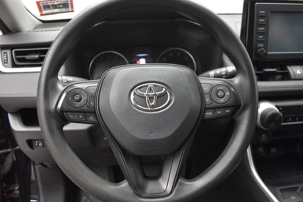 Used 2019 Toyota RAV4 LE FWD image 16