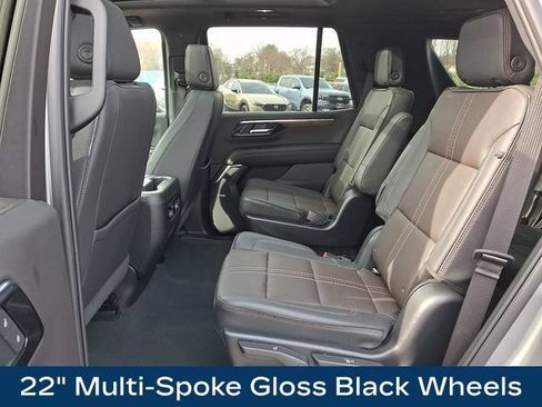 Used 2025 Chevrolet Tahoe High Country AWD/4WD image 24
