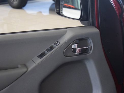 Used 2015 Nissan Frontier Desert Runner RWD image 44