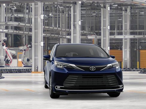 New 2026 Toyota Sienna Limited AWD/4WD image 16