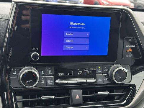 Used 2023 Toyota Highlander XLE image 30