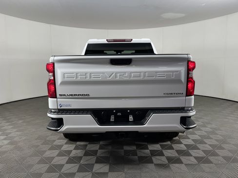 Used 2024 Chevrolet Silverado 1500 Custom image 4