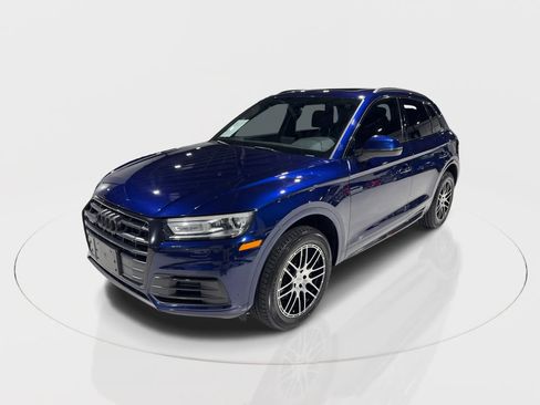 Used 2020 Audi Q5 2.0T Premium w/ Titanium Sport Package image 5