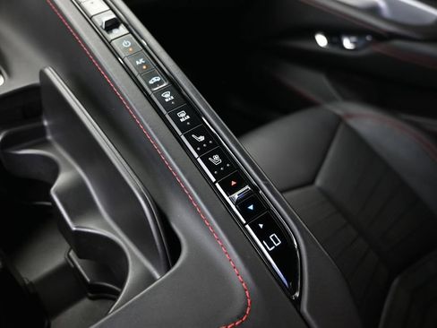 Used 2022 Chevrolet Corvette Stingray Premium Conv w/ Z51 Performance Package RWD image 22