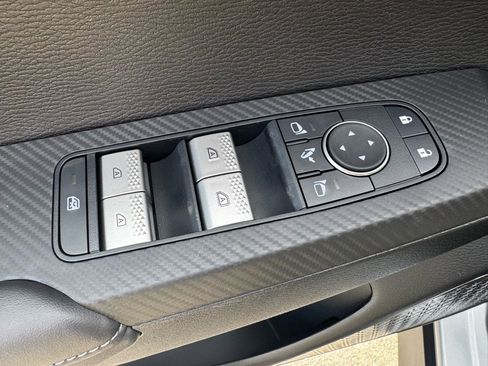 New 2025 Mitsubishi Outlander SE image 23