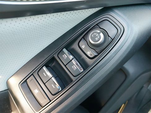 Certified 2023 Subaru Crosstrek 2.5i Limited w/ Moonroof Package image 26