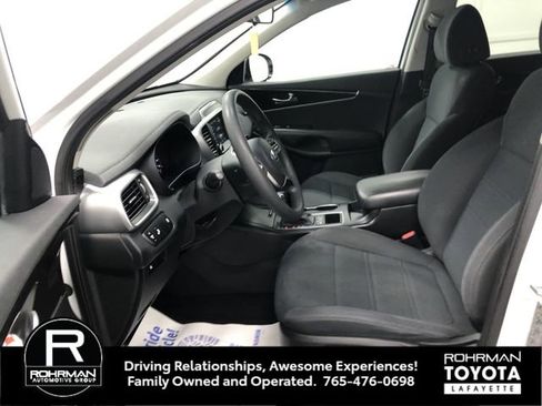 Used 2019 Kia Sorento LX image 11