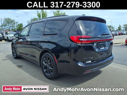 Used 2026 Chrysler Pacifica Limited w/ S Appearance Package FWD image 6