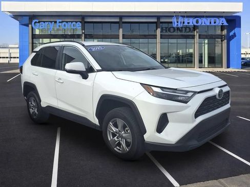 Used 2025 Toyota RAV4 XLE FWD image 1