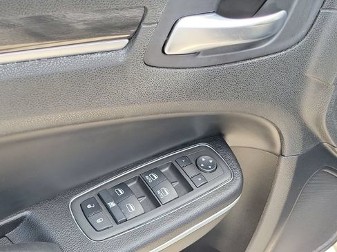 Used 2022 Chrysler 300 Touring L RWD image 24