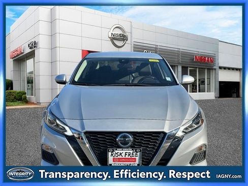 Certified 2022 Nissan Altima 2.5 SV image 8