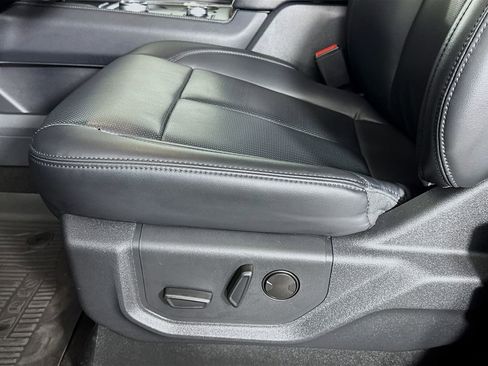 Used 2024 Ford Expedition Max XLT image 26