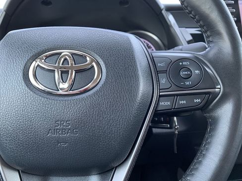 Used 2023 Toyota Camry SE image 19