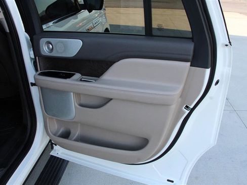 Used 2022 Lincoln Navigator L Reserve AWD/4WD image 25