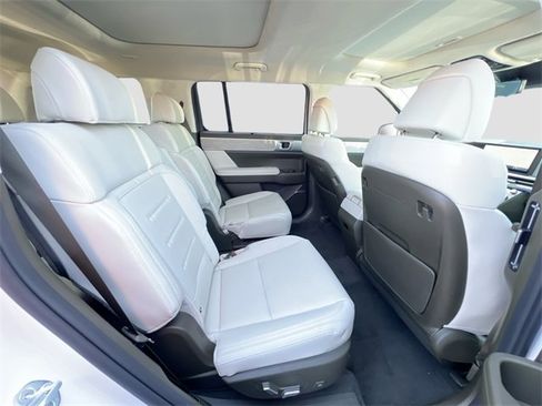 New 2025 Hyundai Santa Fe Calligraphy image 30