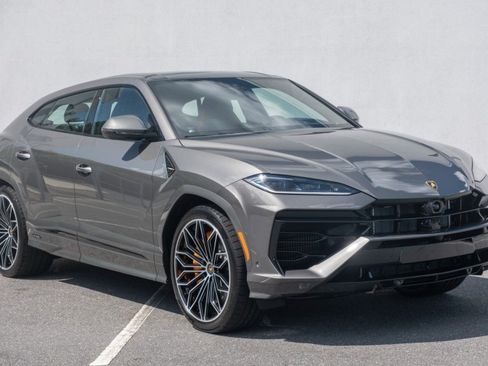 Used 2025 Lamborghini Urus SE AWD/4WD image 15