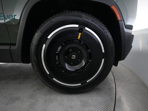 Used 2025 Rivian R1S Adventure AWD/4WD image 20