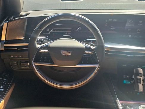 Used 2025 Cadillac Escalade ESV Premium Luxury w/ Touring Package RWD image 17