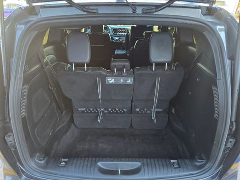 Used 2021 Chrysler Pacifica Touring-L w/ Uconnect Theater Family Group image 20