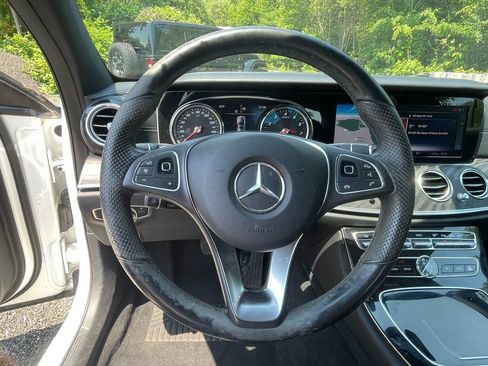 Used 2017 Mercedes-Benz E 300 4MATIC image 15