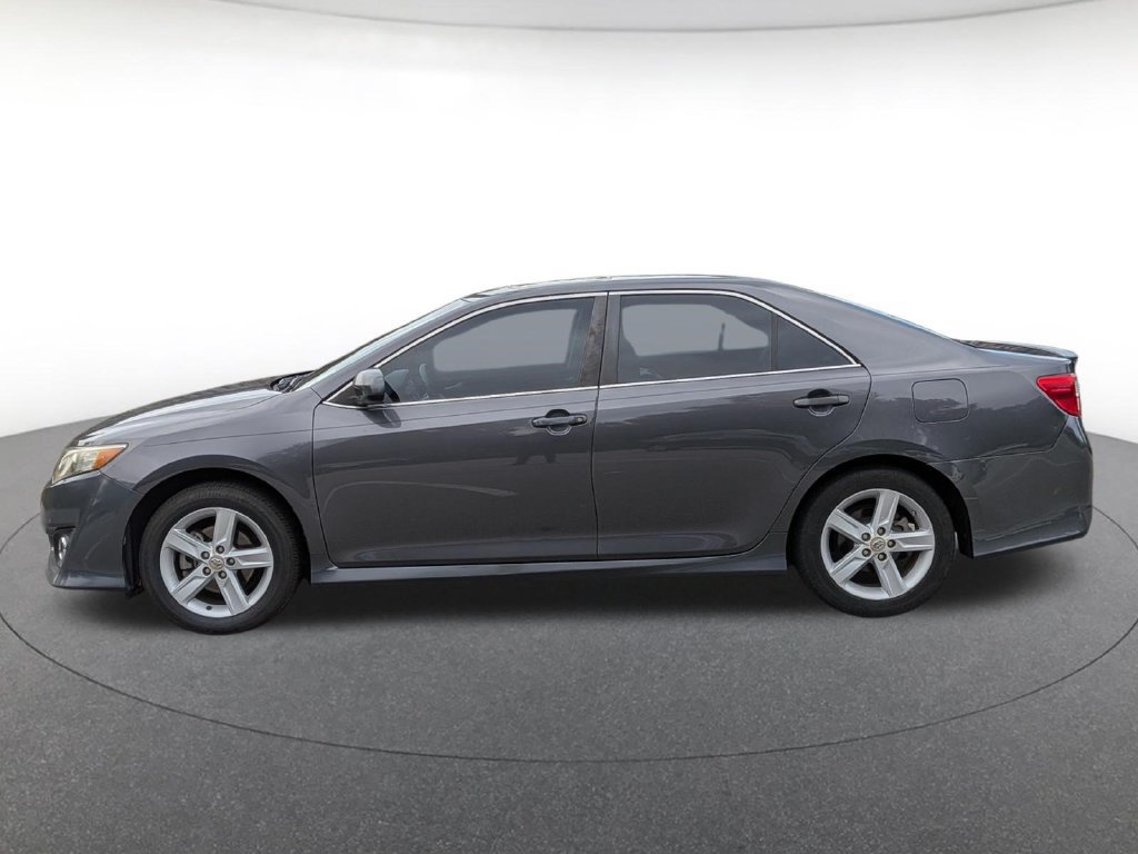 Used 2012 Toyota Camry SE FWD image 2