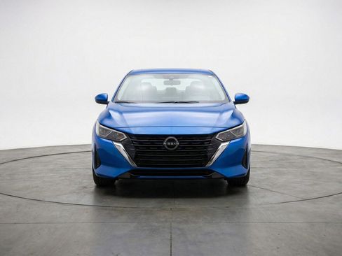 Used 2025 Nissan Sentra SV FWD image 2