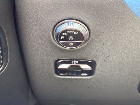 Certified 2025 Mercedes-Benz GLC 350e 4MATIC image 24