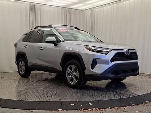 Certified 2022 Toyota RAV4 XLE image 5
