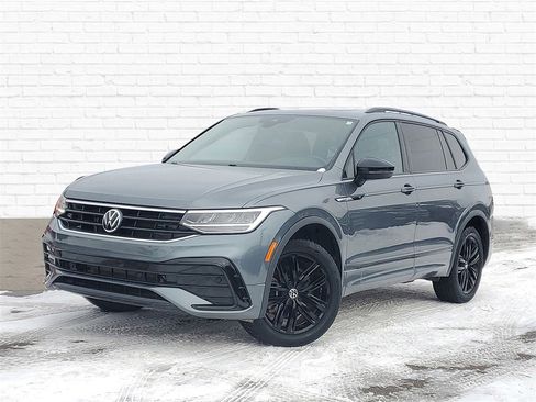 Used 2022 Volkswagen Tiguan SE R-Line image 1